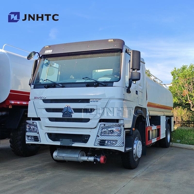 Τεχνουργήματα πετρελαϊκών δεξαμενών Howo 4X2 266HP 30000 λίτρα Μεταφορά καυσίμων Τεχνουργήματα δεξαμενών καυσίμων