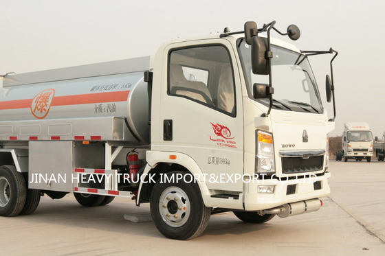 Φορτηγό δεξαμενών πετρελαίου Howo 4x2 RHD LHD Sinotruk 5000 λίτρα 5m3 3 τόνοι