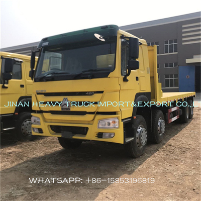 Sinotruk Howo 40 πόδια επίπεδης βάσης φορτηγό φορτίου 30 τόνου με την κλειδαριά εμπορευματοκιβωτίων